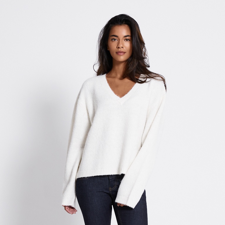 V-neck knit sweater "Eina" Off white
